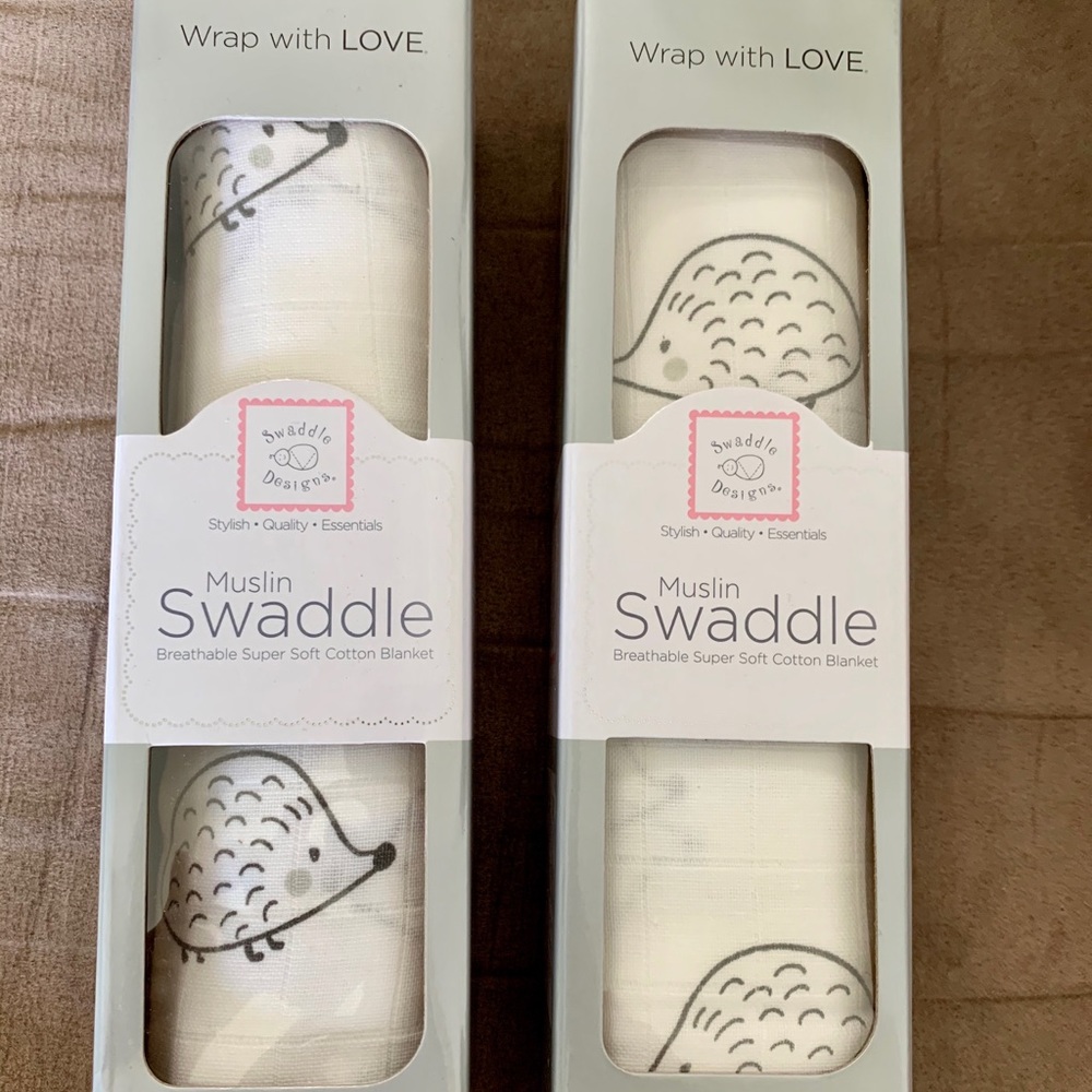 2 Hedgehog Muslin Swaddles
